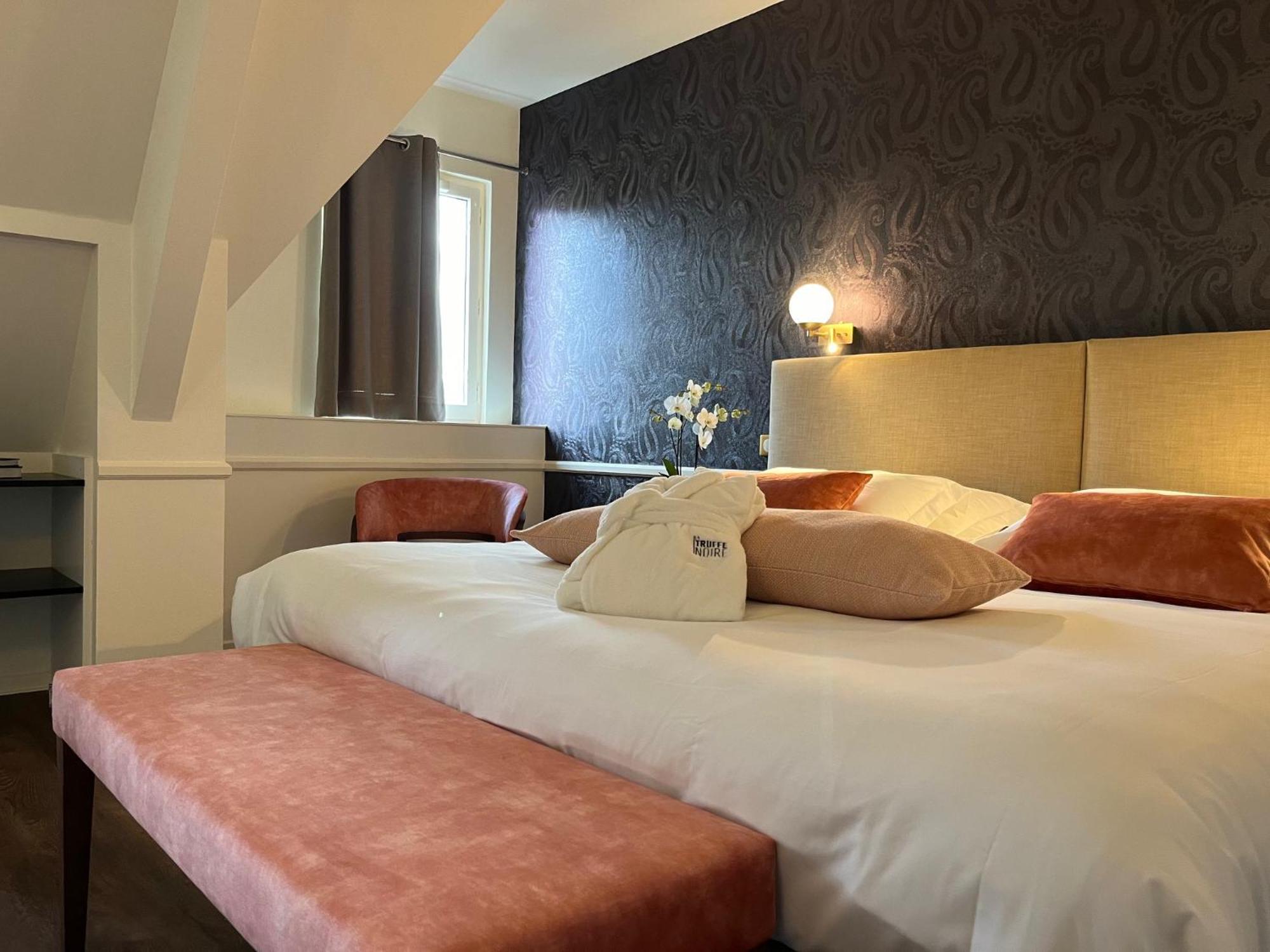 Hotel La Truffe Noire Brive-la-Gaillarde Exterior photo